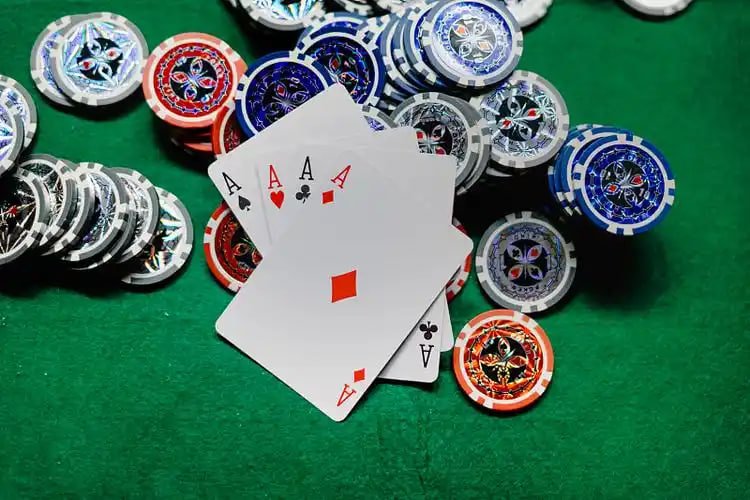 အွန်လိုင်း ကတ်ဂိမ်းများ Baccarat Poker မြန်မာ